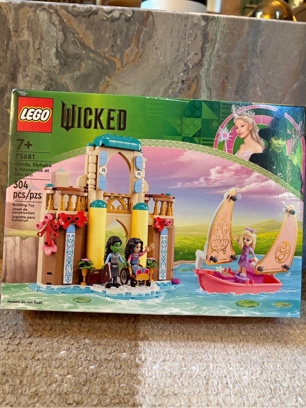 LEGO Wicked Glinda, Elphaba & Nessarose at Shiz Uni set NEW {75681}